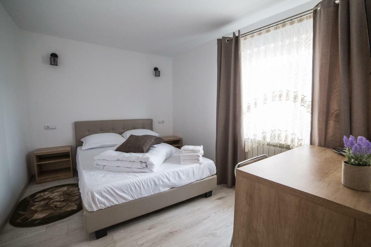 Hotel Casa Burduhos Kimpulung Mołdawski Zewnętrze zdjęcie
