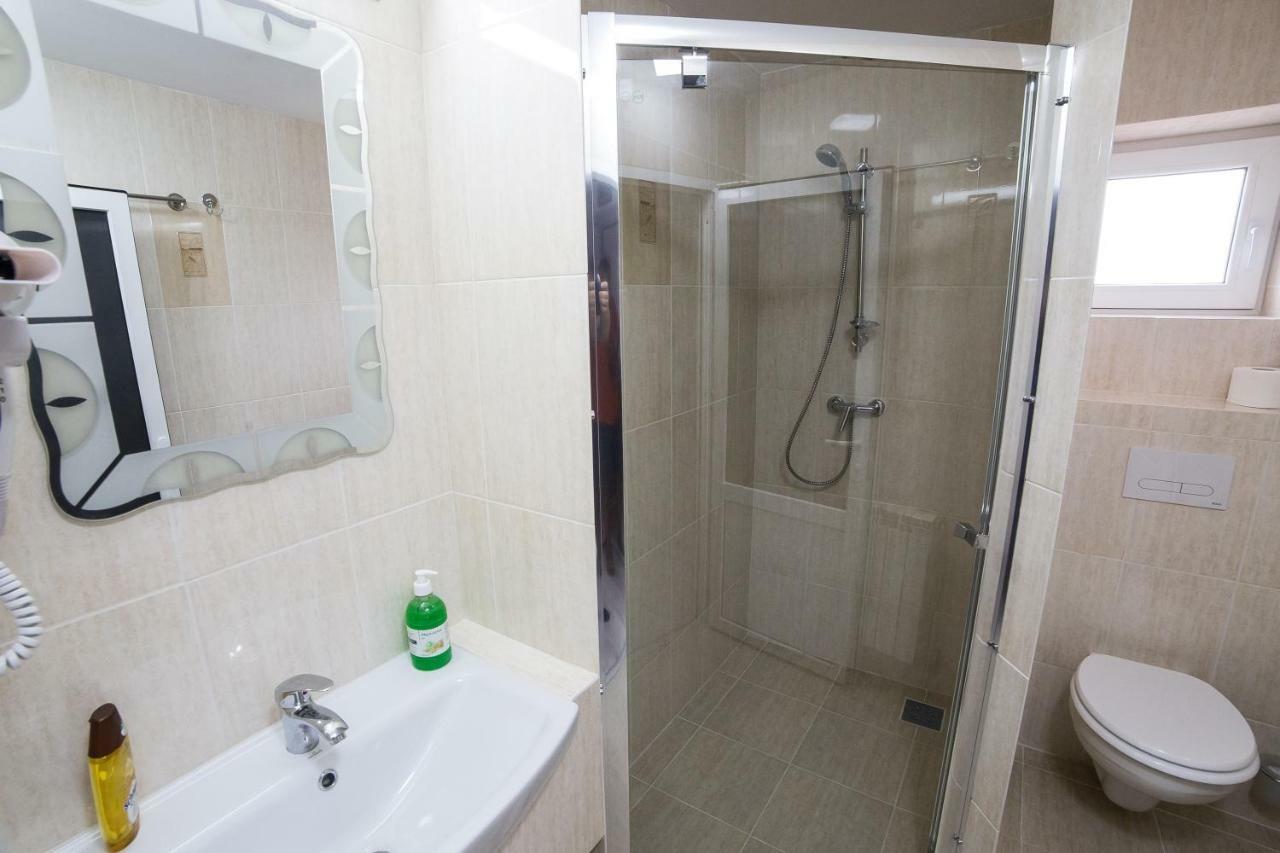 Hotel Casa Burduhos Kimpulung Mołdawski Zewnętrze zdjęcie