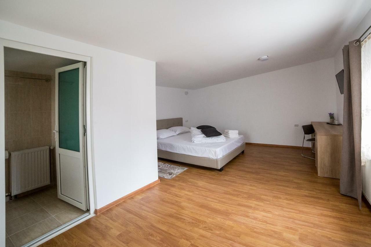Hotel Casa Burduhos Kimpulung Mołdawski Zewnętrze zdjęcie