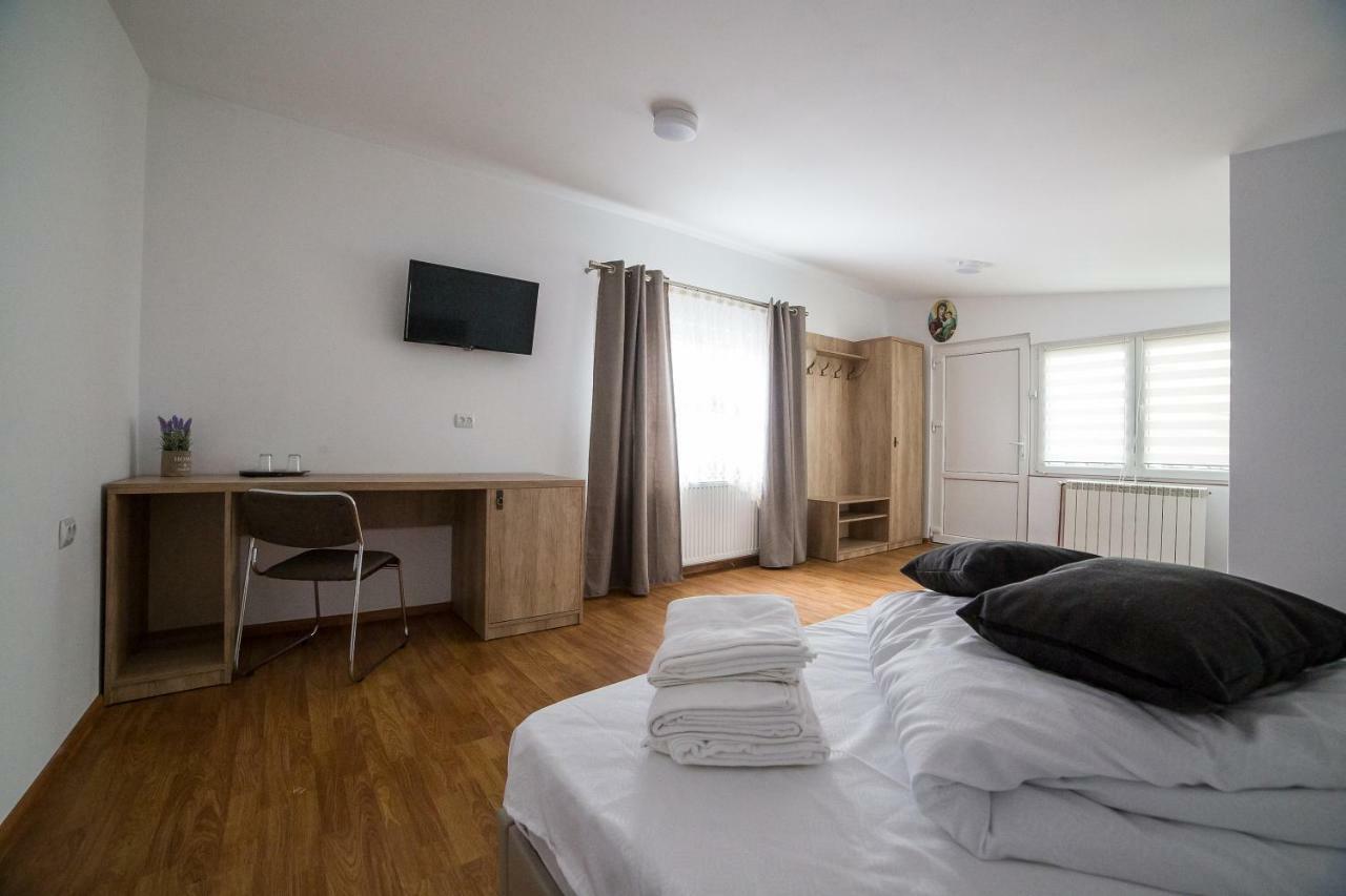 Hotel Casa Burduhos Kimpulung Mołdawski Zewnętrze zdjęcie