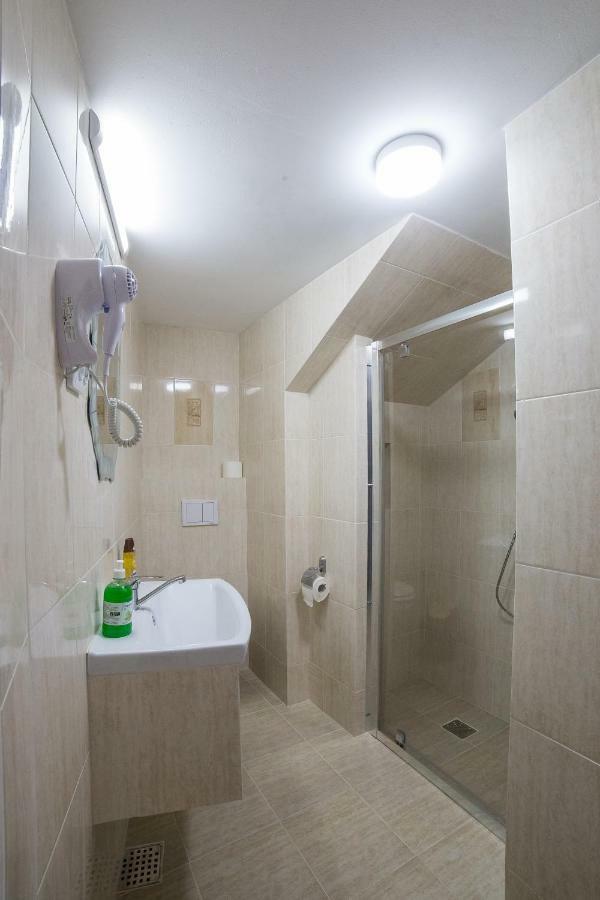 Hotel Casa Burduhos Kimpulung Mołdawski Zewnętrze zdjęcie