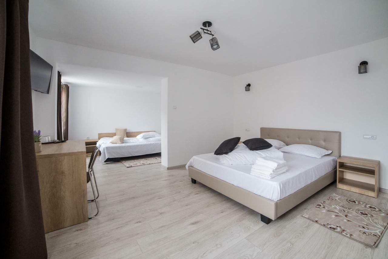 Hotel Casa Burduhos Kimpulung Mołdawski Zewnętrze zdjęcie